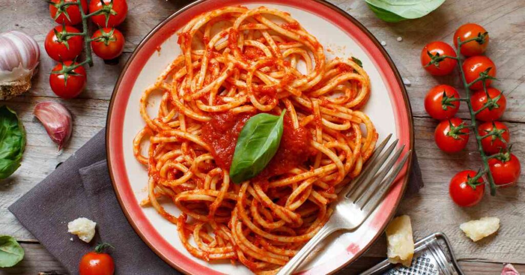 macarrão com molho de tomate