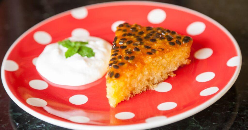 Bolo de maracujá simples